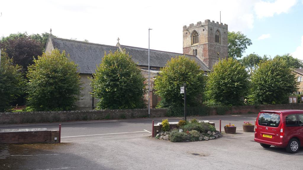 Donegal Church View Close To Chaple St Leonards 查珀尔圣伦纳兹 外观 照片